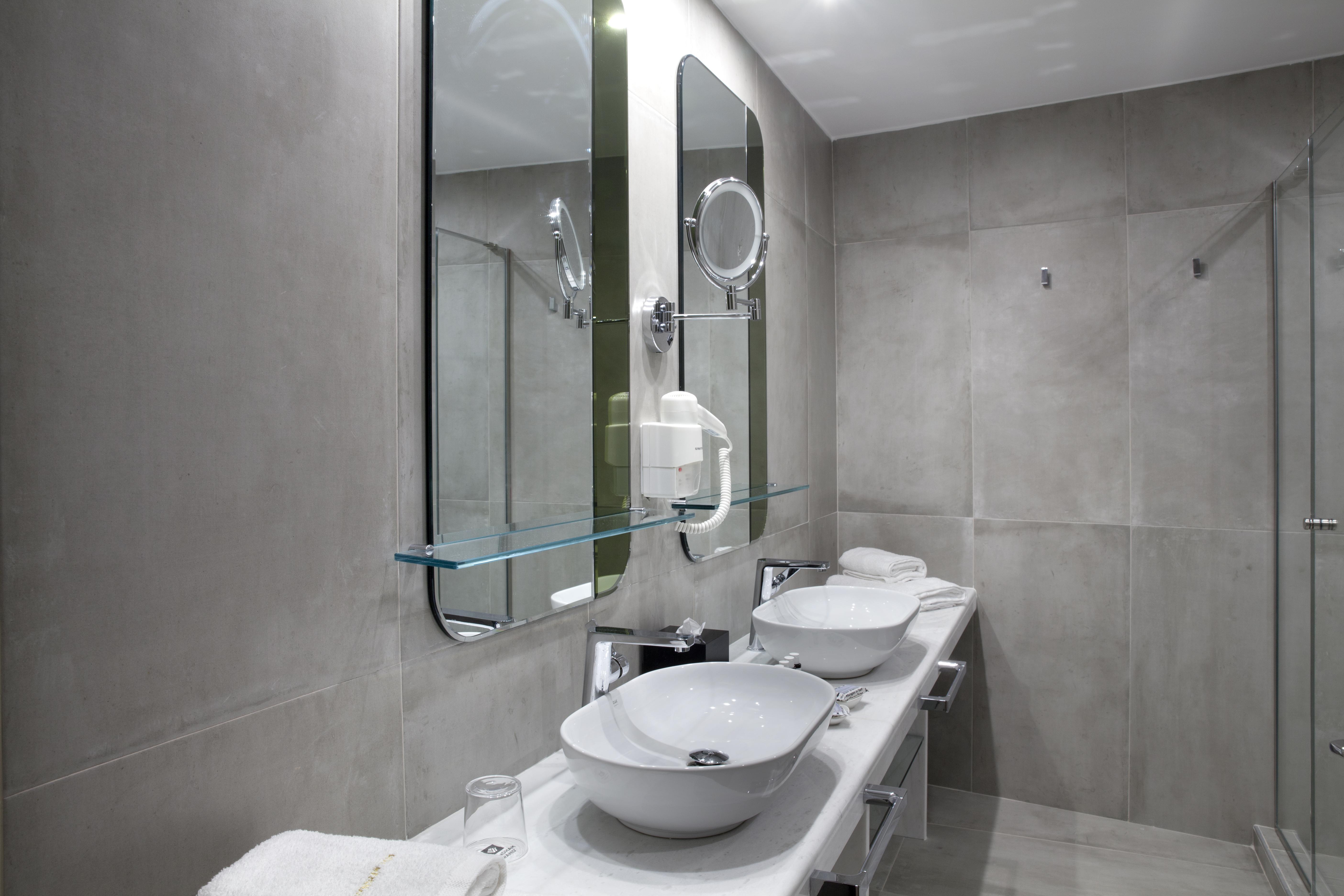 Wyndham Hotel 5*